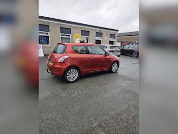 Used Suzuki Swift 2012 for sale - 79583997: Photo