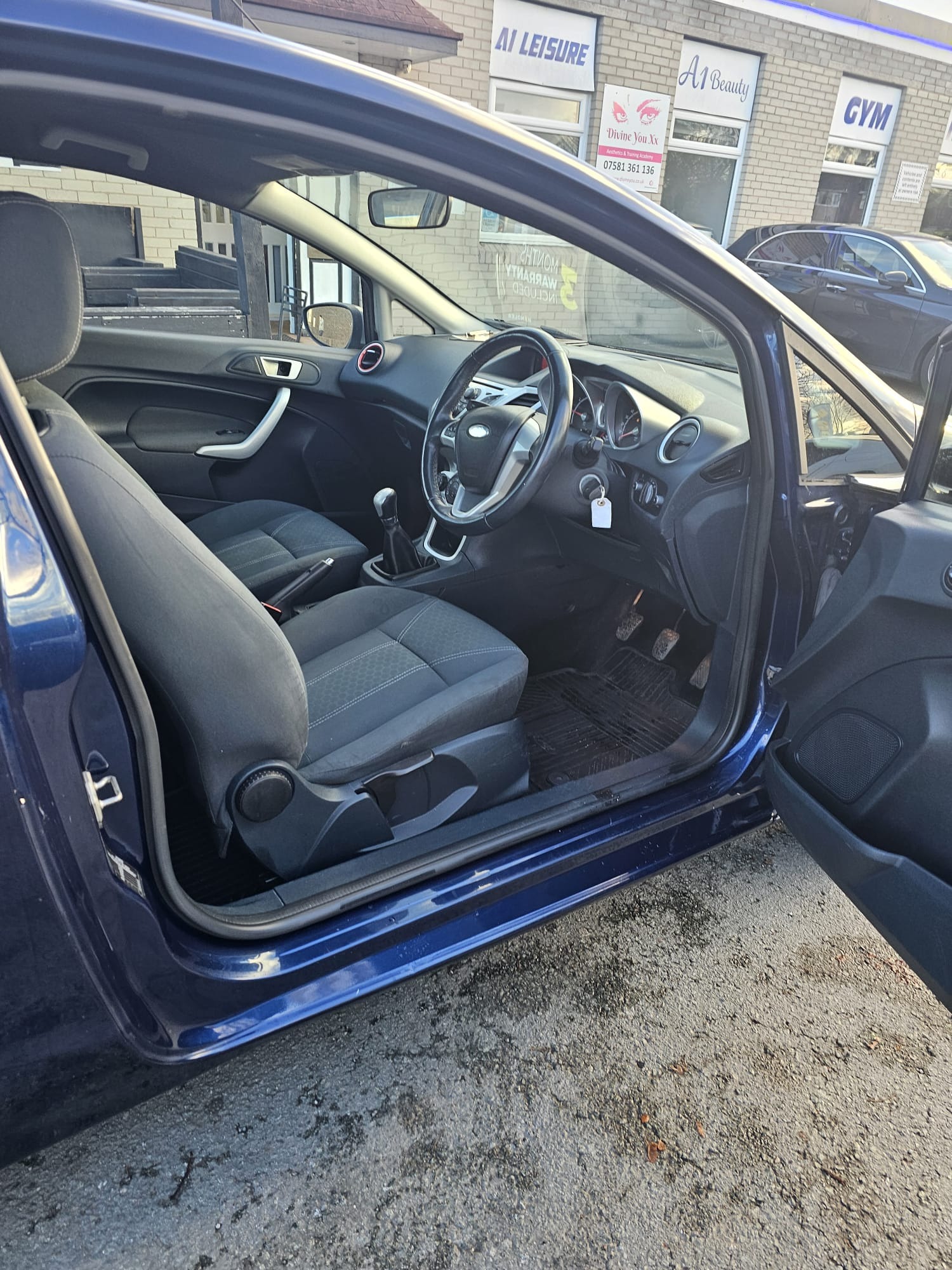 Used Ford Fiesta 2012 for sale - 76682668: Photo 9