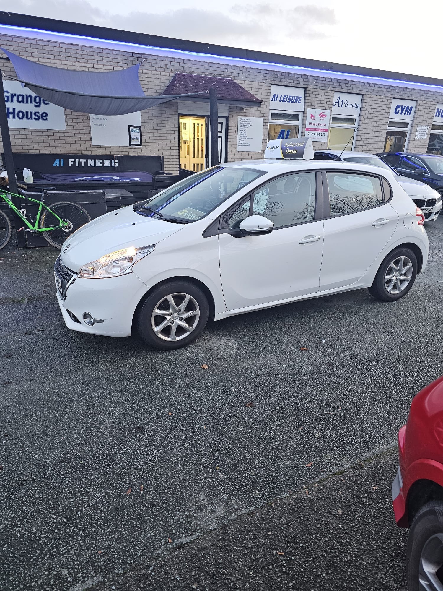 Used Peugeot 208 2014 for sale - 76916612: Photo 10