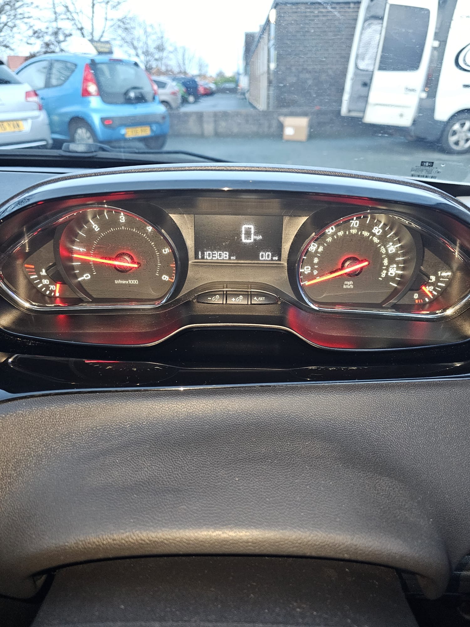 Used Peugeot 208 2014 for sale - 76916612: Photo 12