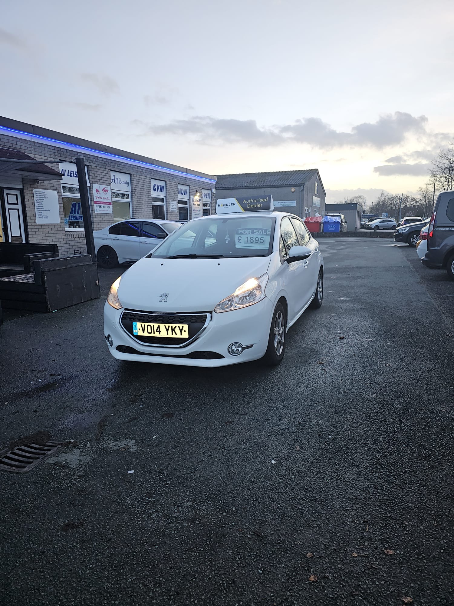 Used Peugeot 208 2014 for sale - 76916612: Photo 3