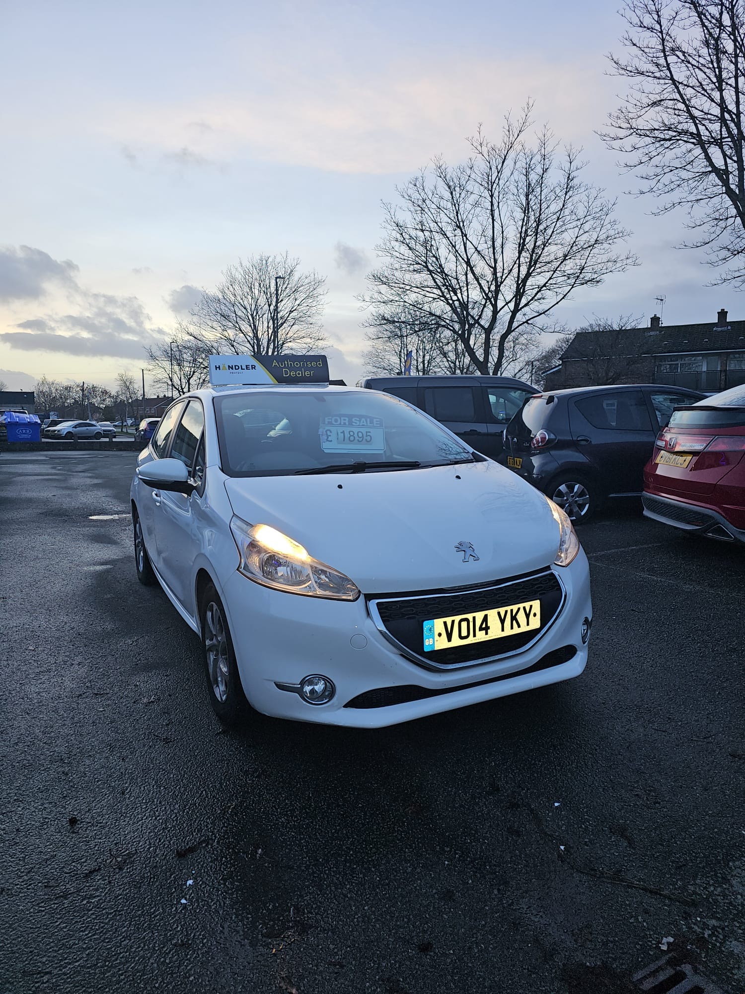 Used Peugeot 208 2014 for sale - 76916612: Photo 4