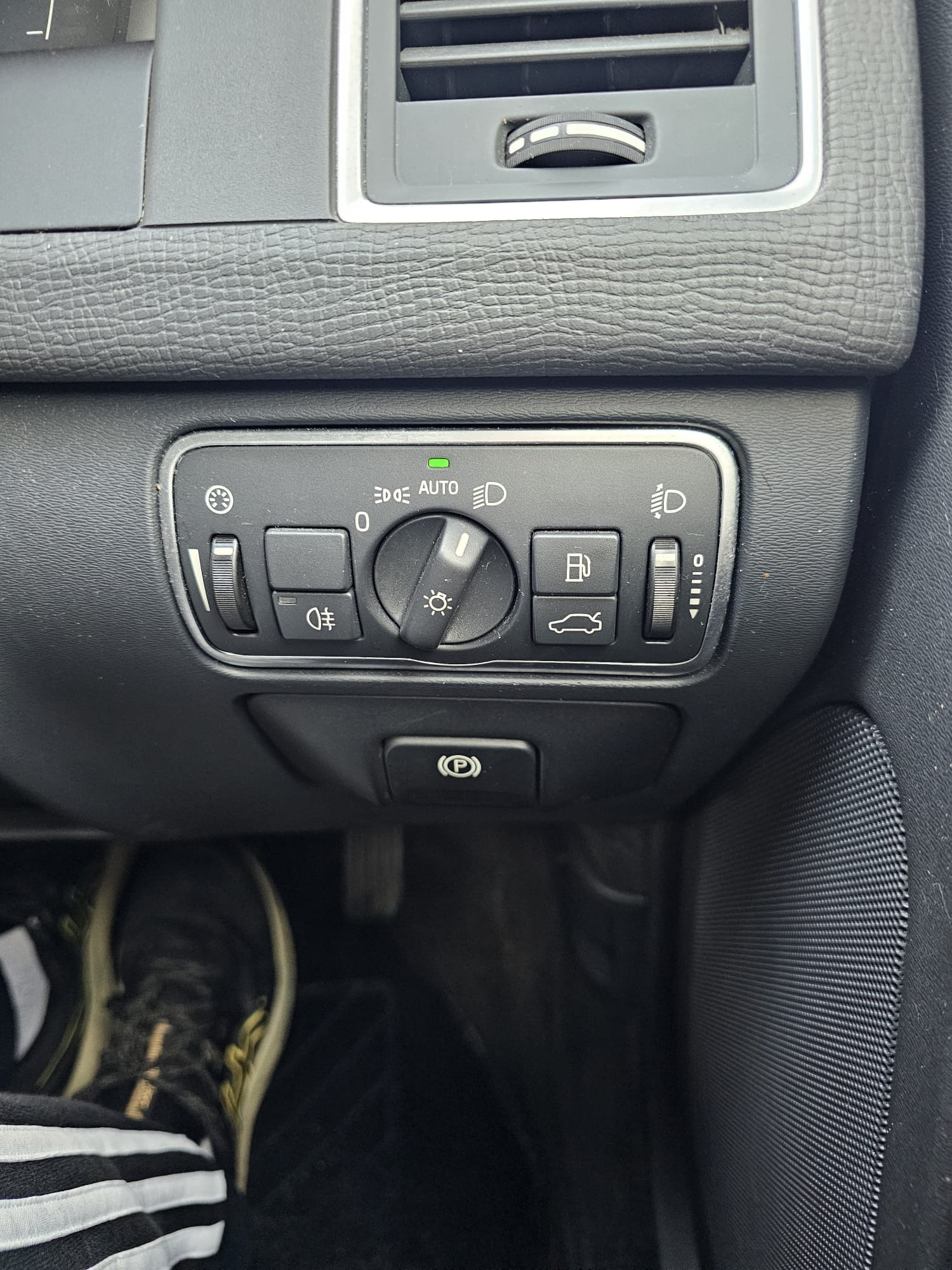 Used Volvo XC60 2015 for sale - 77168681: Photo 16