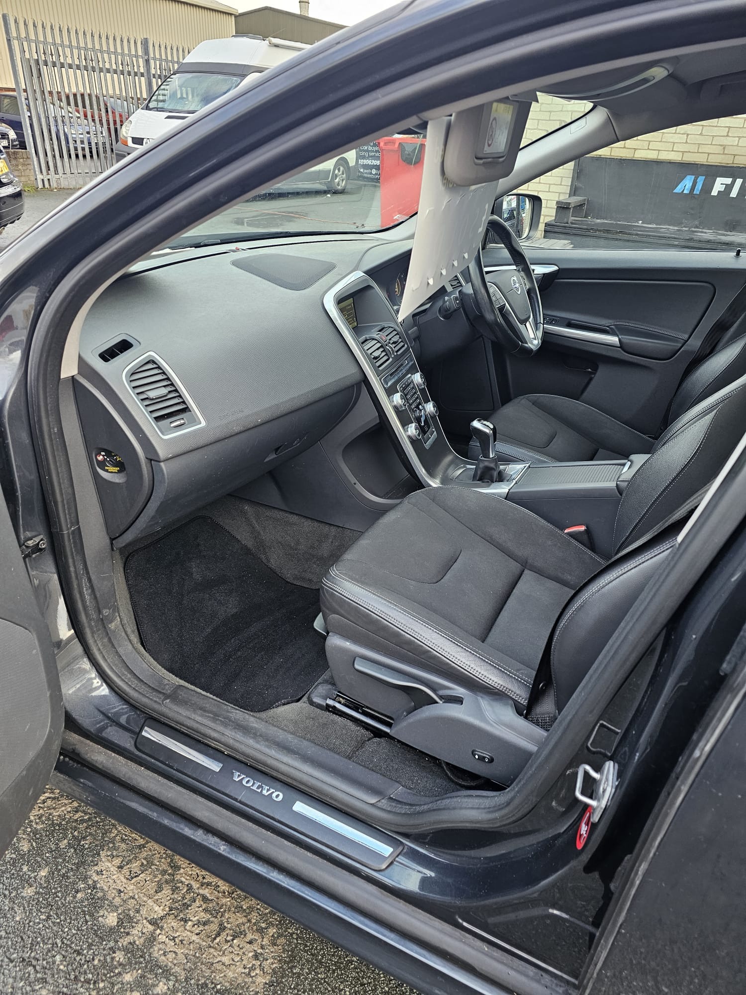 Used Volvo XC60 2015 for sale - 77168681: Photo 22