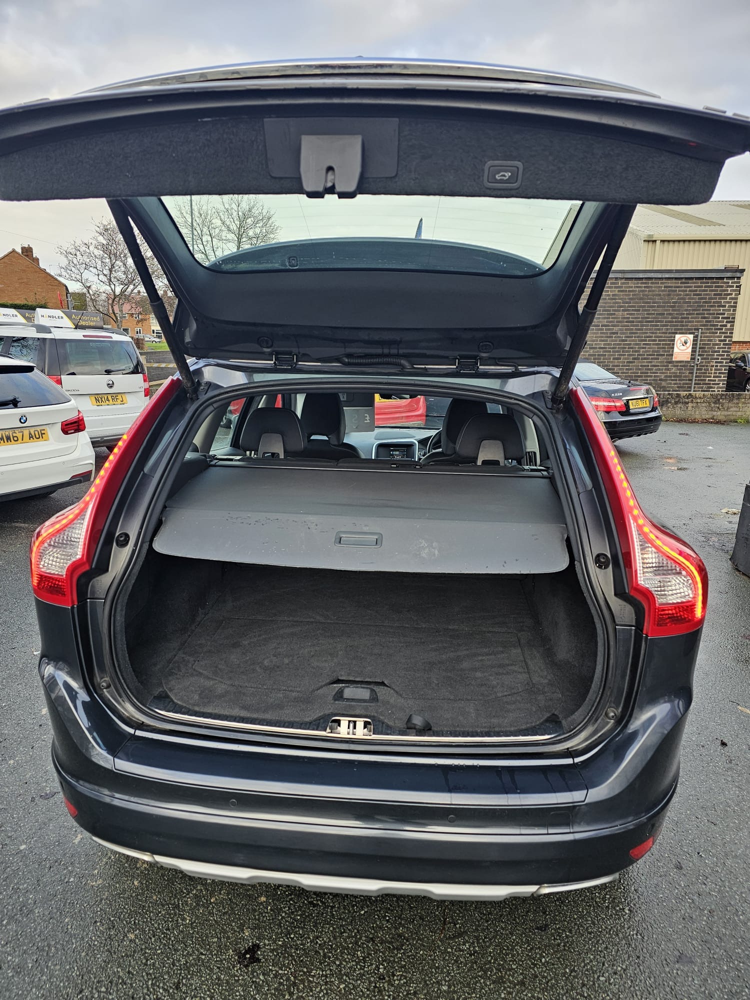 Used Volvo XC60 2015 for sale - 77168681: Photo 23