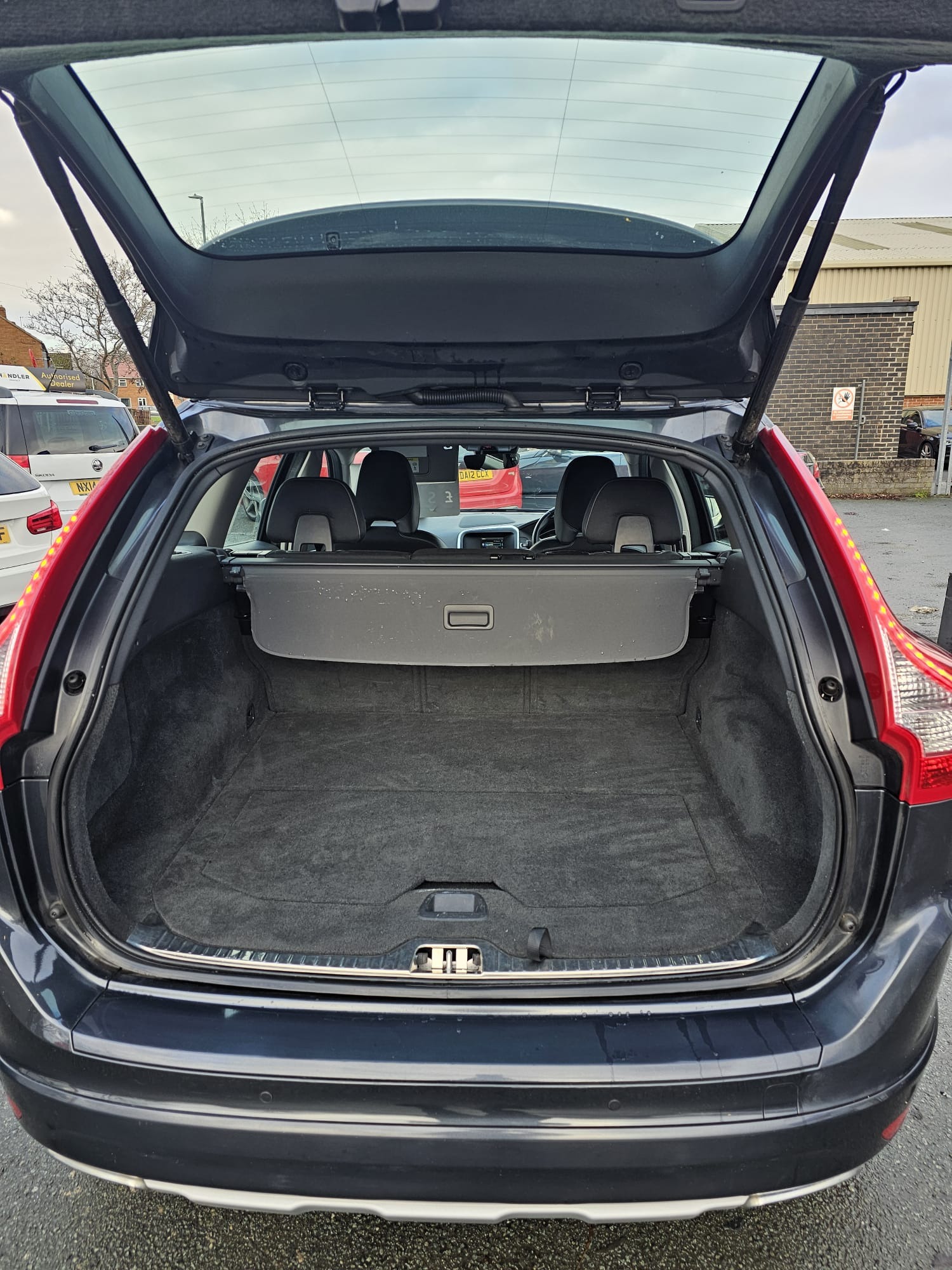 Used Volvo XC60 2015 for sale - 77168681: Photo 24