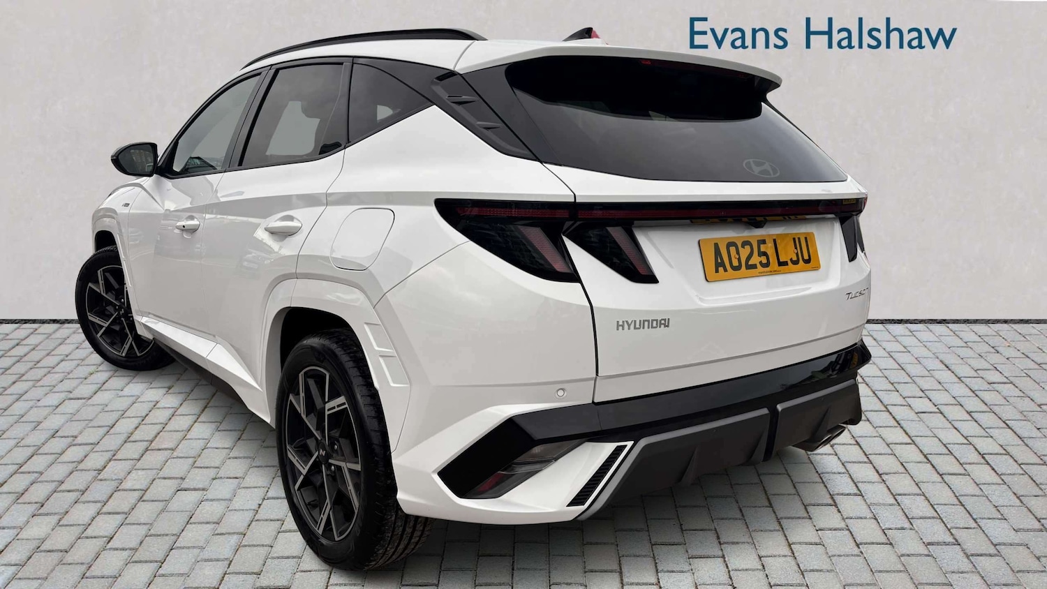 Used Hyundai TUCSON for sale - 77860869: Photo 2