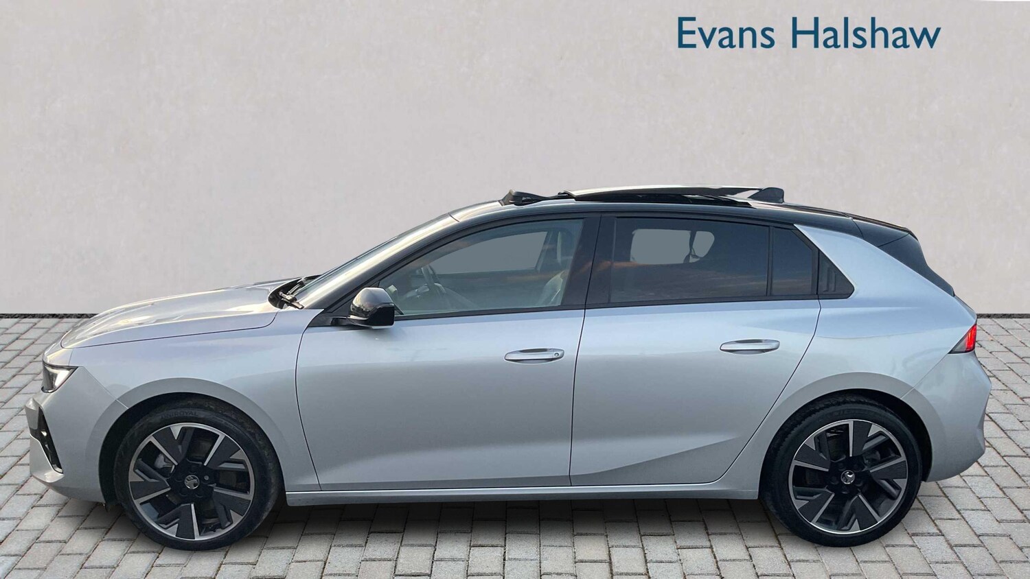 Used Vauxhall Astra for sale - 77858550: Photo 3