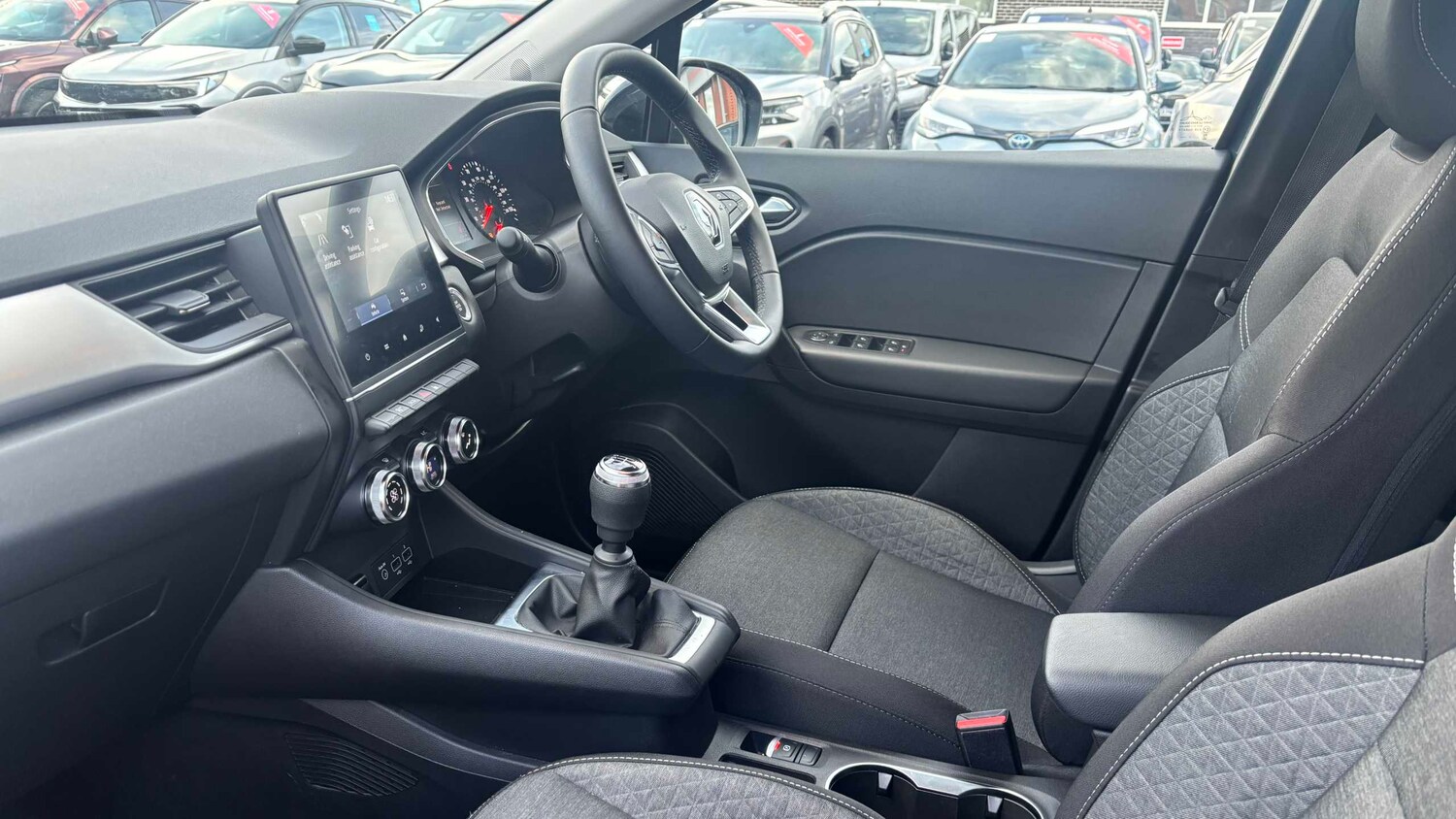 Used Renault Captur for sale - 77859473: Photo 17