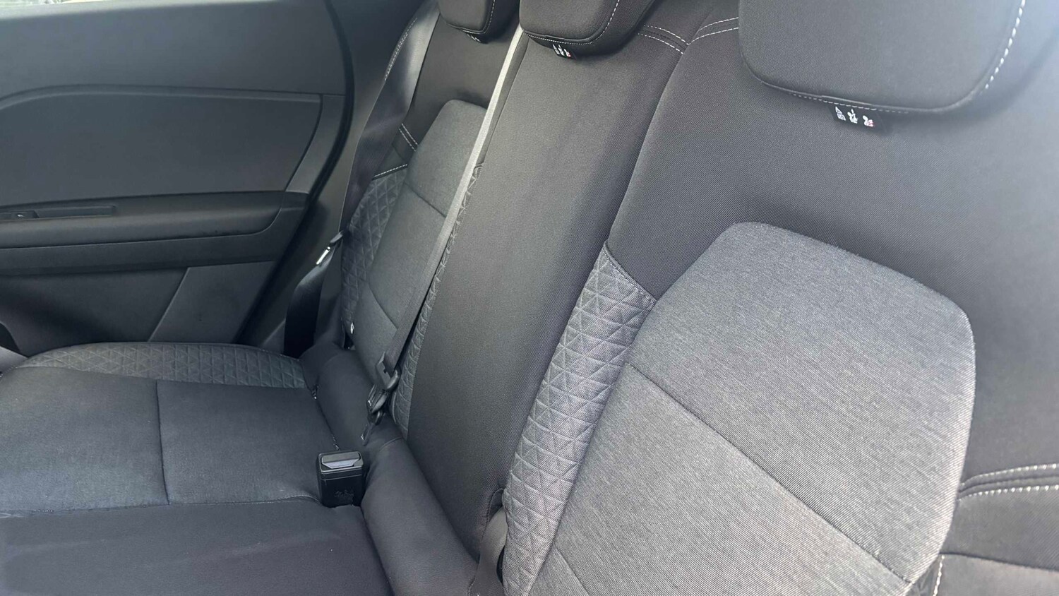 Used Renault Captur for sale - 77859473: Photo 18