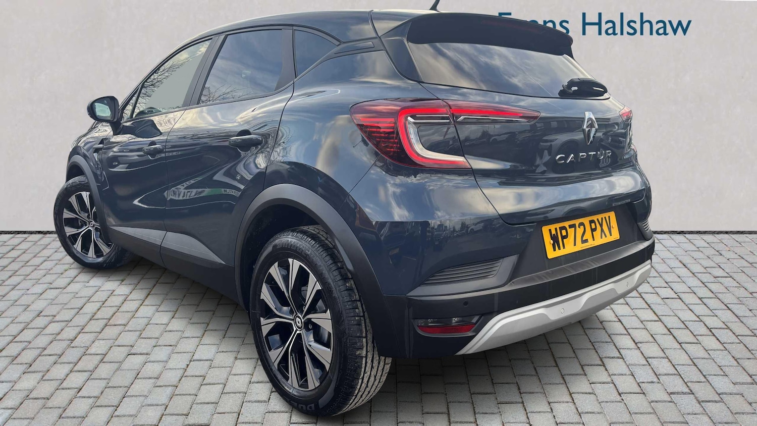 Used Renault Captur for sale - 77859473: Photo 2
