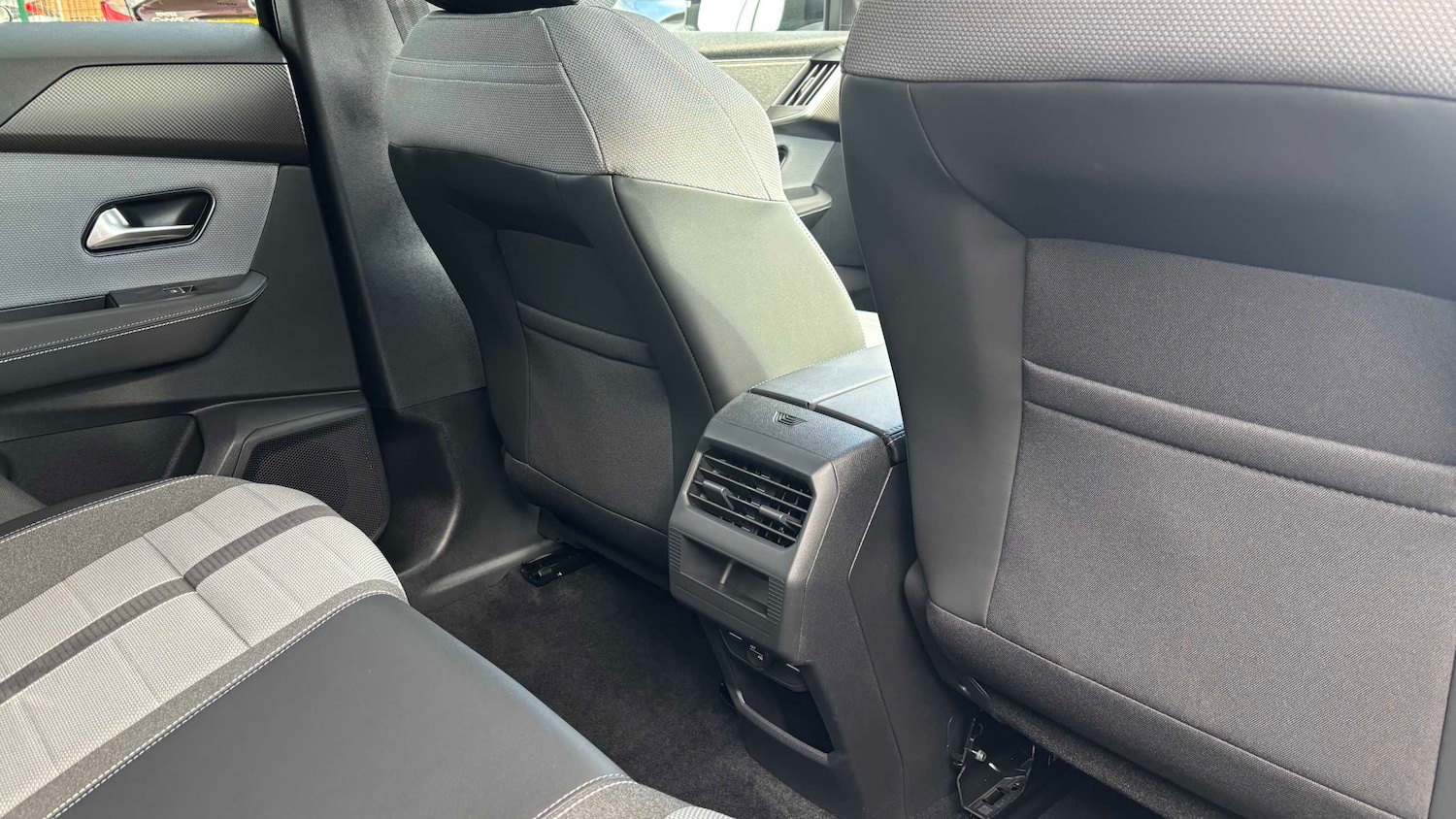 Used Vauxhall Grandland for sale - 78104205: Photo 12