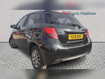 Used Toyota Yaris 2016 for sale - 77862564: Photo