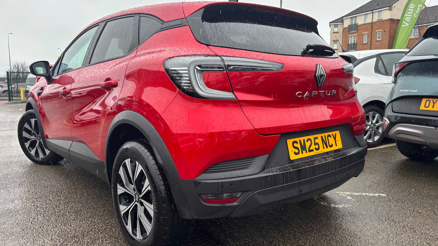 Used Renault Captur for sale - 77862447: Photo 2