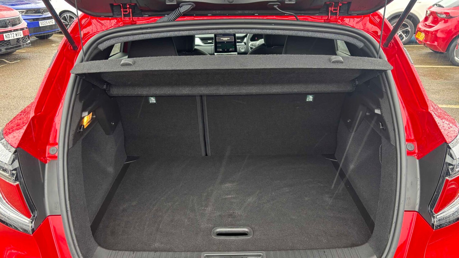 Used Renault Captur for sale - 77862447: Photo 8