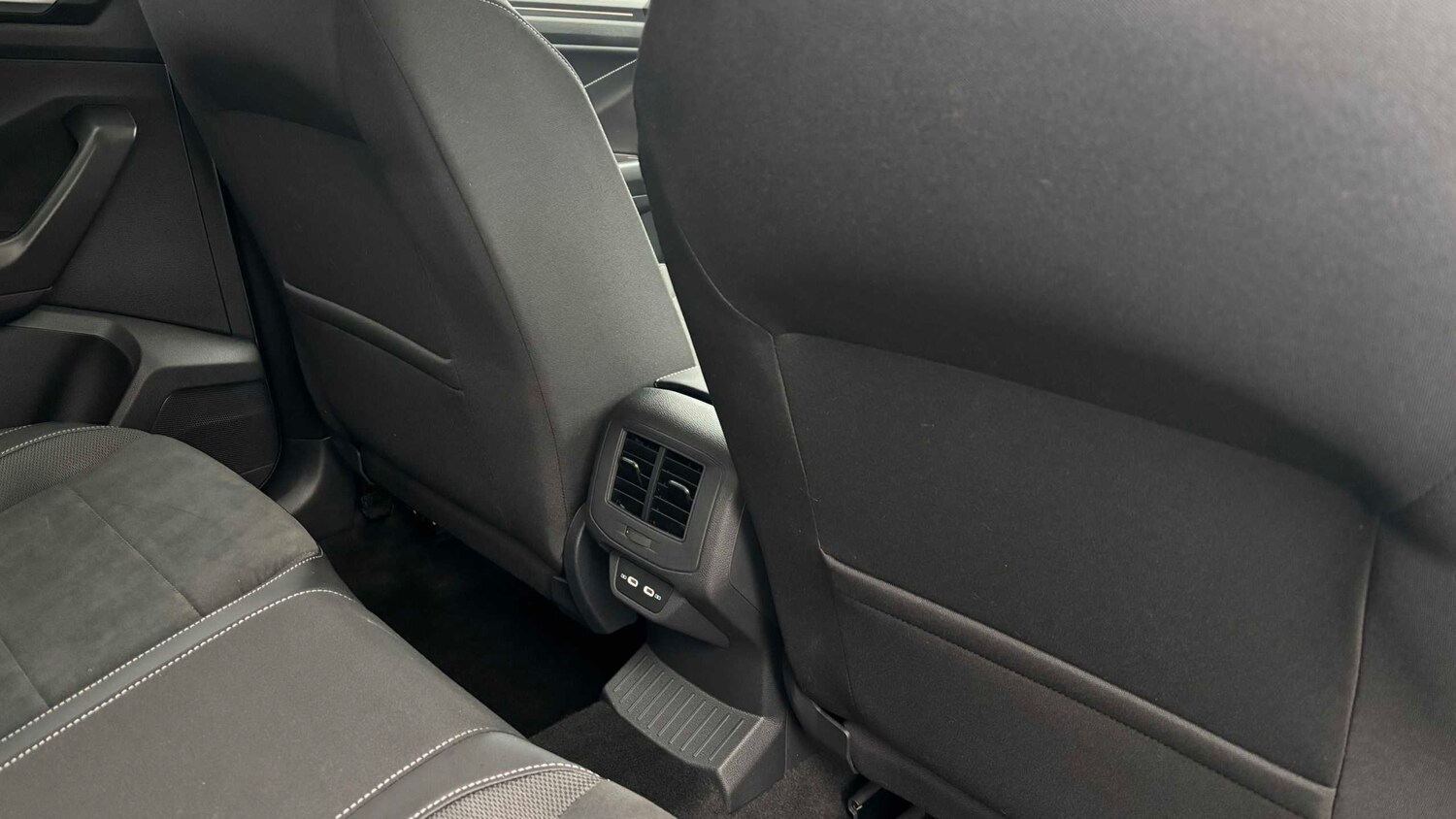 Used Volkswagen T-Roc for sale - 77858396: Photo 16