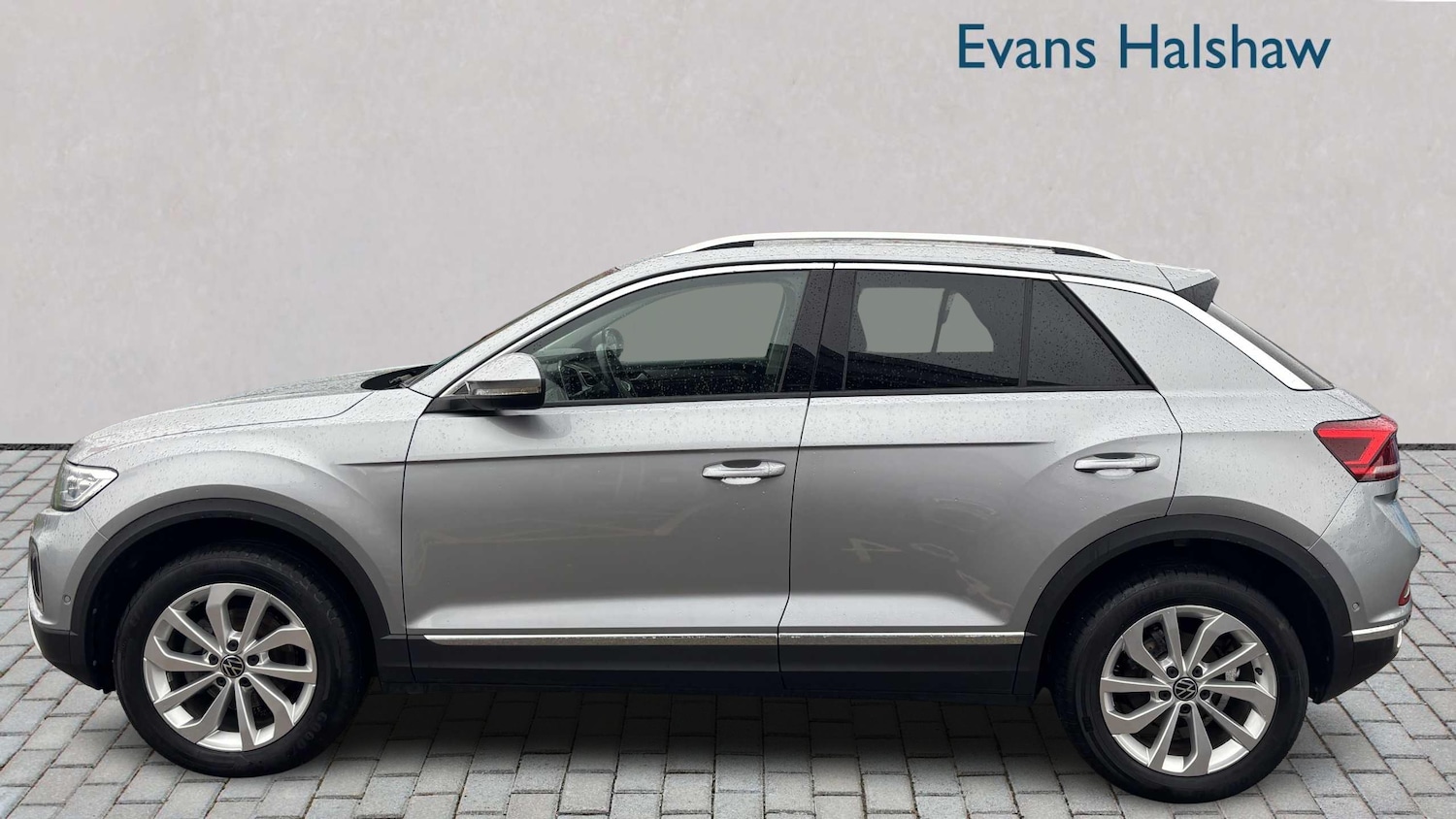 Used Volkswagen T-Roc for sale - 77858396: Photo 3
