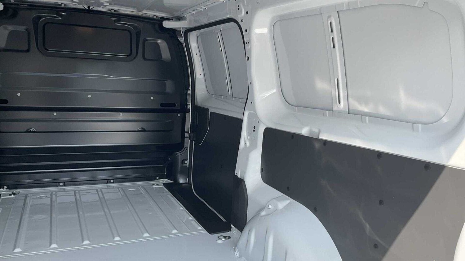 Used Vauxhall Vivaro Electric for sale - 77861467: Photo 15