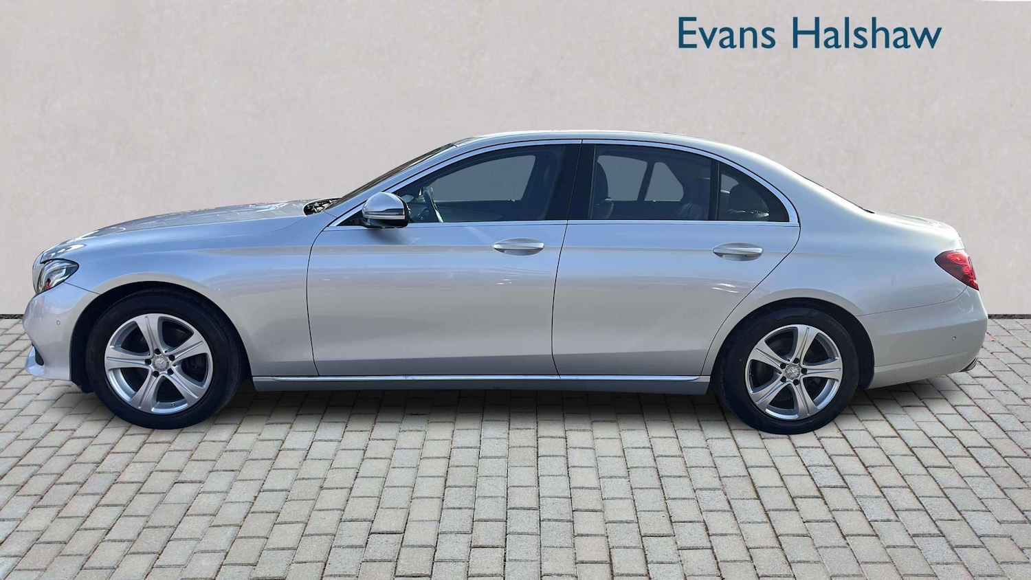 Used Mercedes-Benz E Class 2016 for sale - 77858840: Photo 3