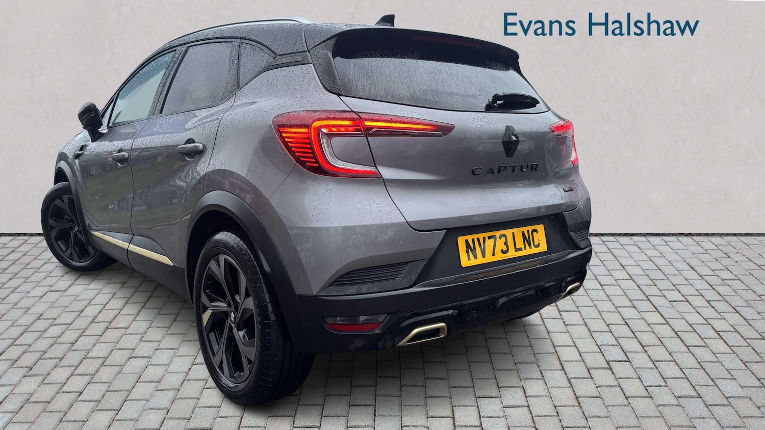 Used Renault Captur 2023 for sale - 77859116: Photo 2