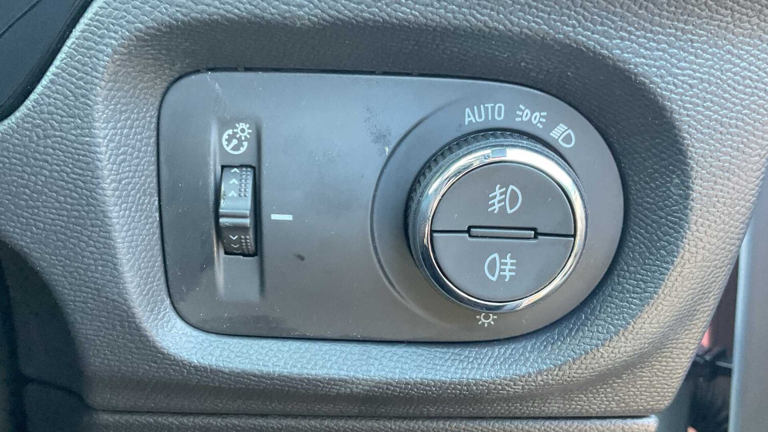 Used Vauxhall Corsa for sale - 77857293: Photo 35