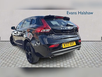Used Volvo V40 2017 for sale - 79134951: Photo