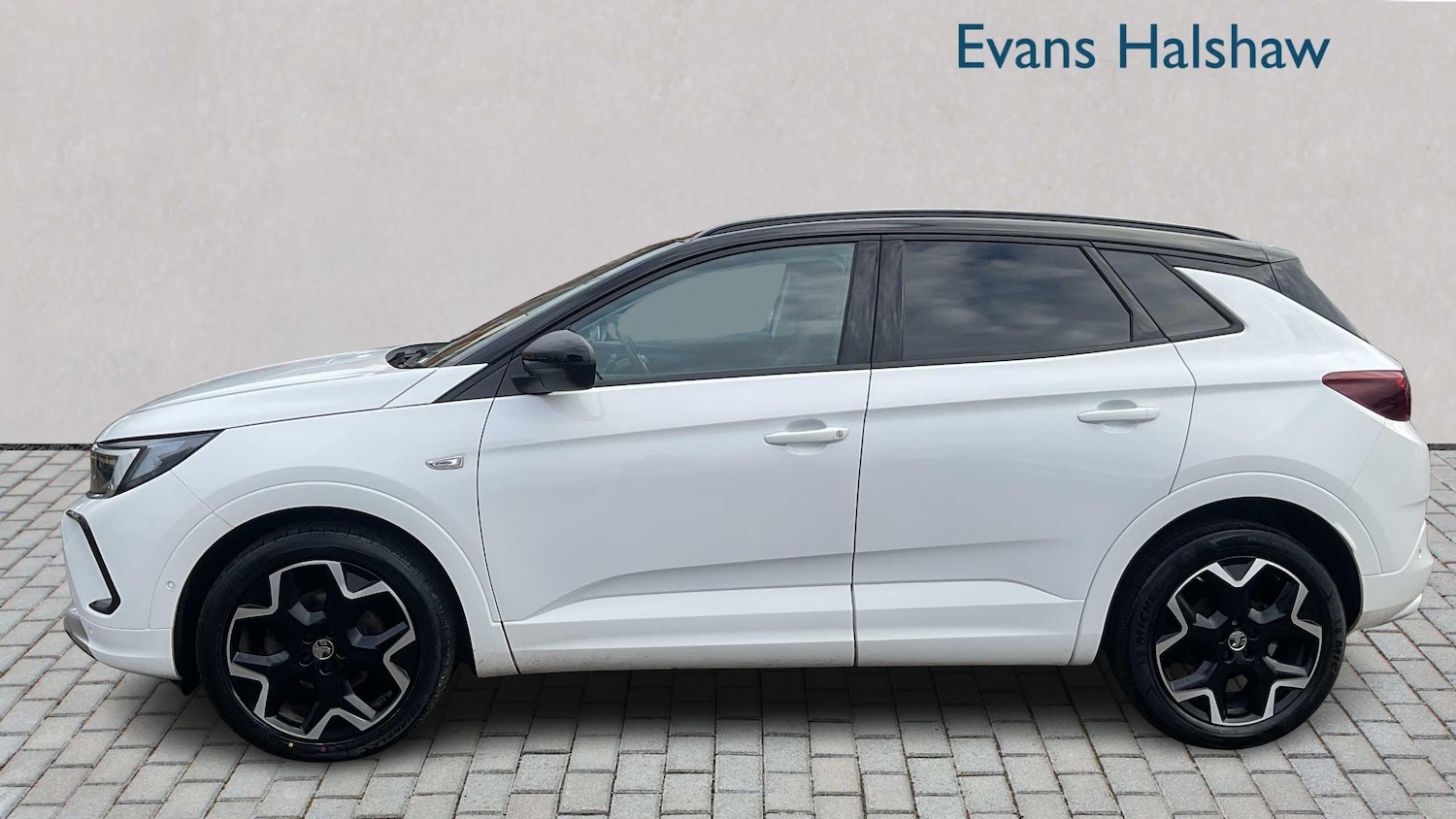 Used Vauxhall Grandland 2023 for sale - 77859652: Photo 3