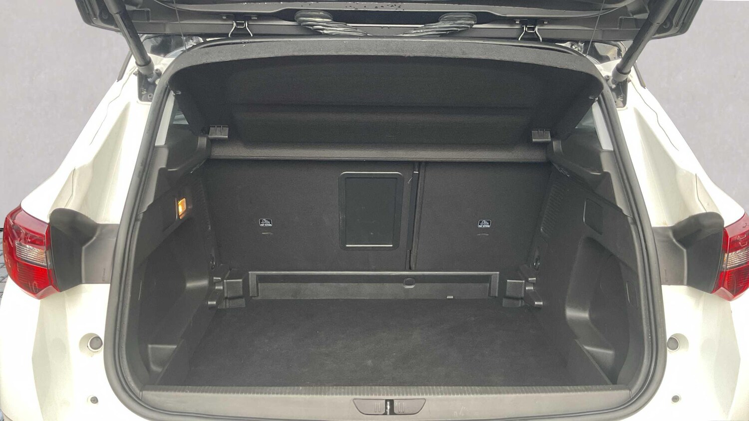 Used Vauxhall Grandland 2023 for sale - 77859652: Photo 8