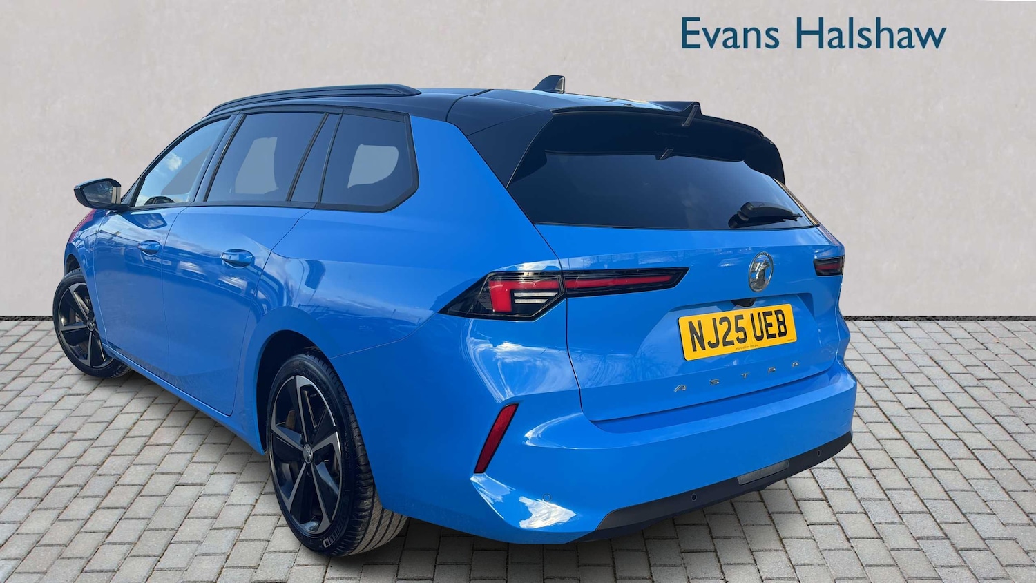 Used Vauxhall Astra for sale - 77860049: Photo 2