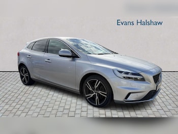 Used Volvo V40 2019 for sale - 78089612: Photo
