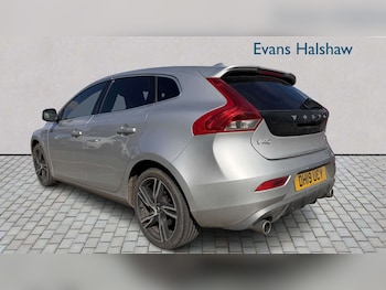 Used Volvo V40 2019 for sale - 78089612: Photo