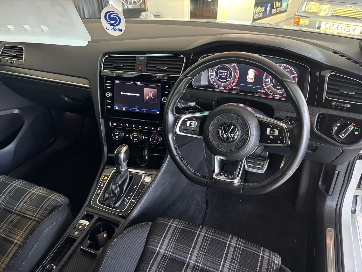 Used Volkswagen Golf 2017 for sale - 77735643: Photo 9