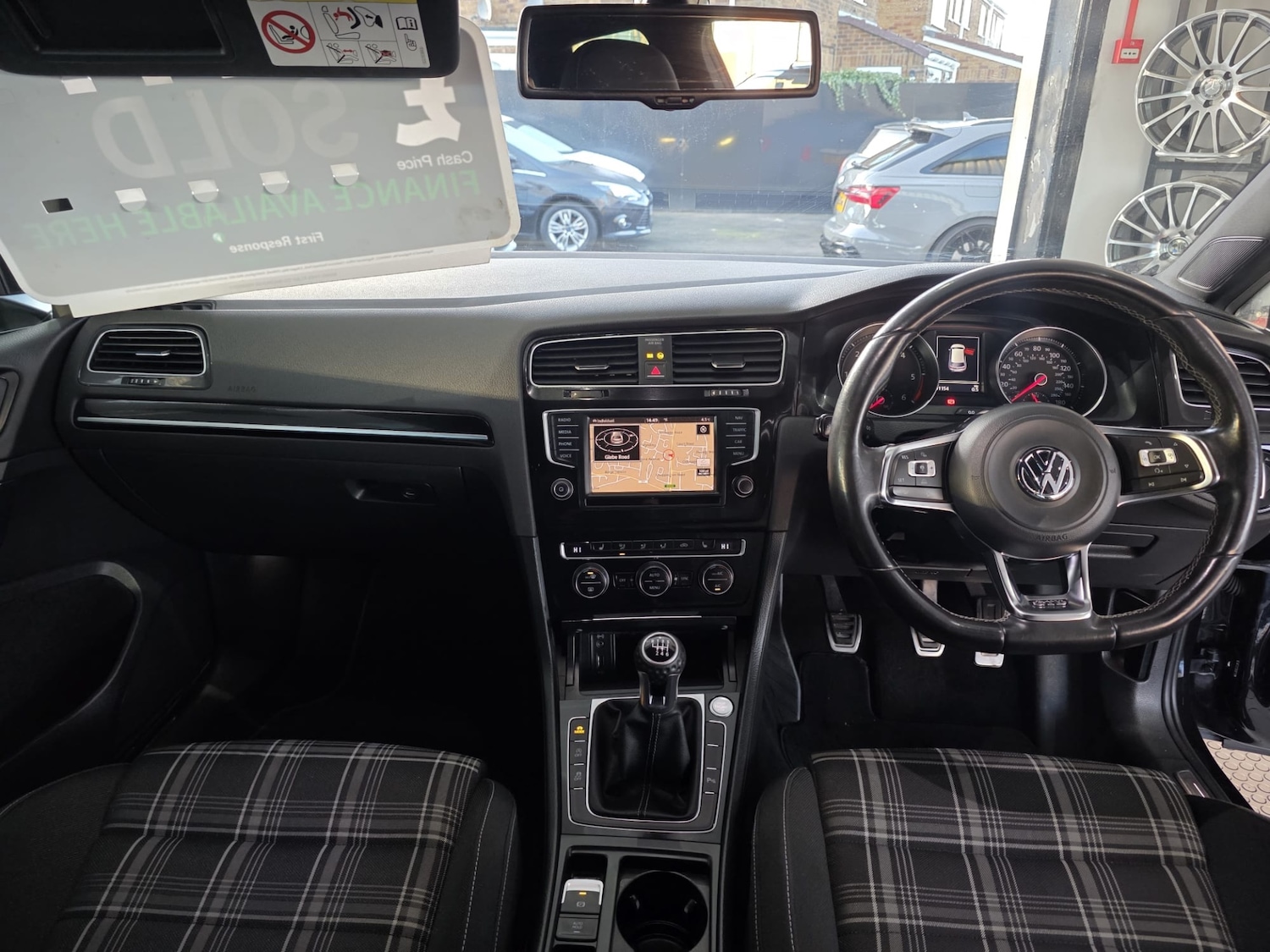 Used Volkswagen Golf 2015 for sale - 77164857: Photo 10