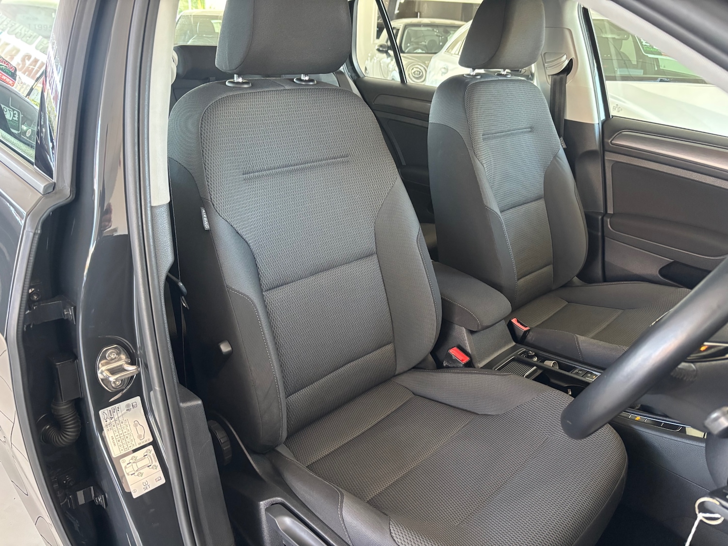 Used Volkswagen Golf 2018 for sale - 78118097: Photo 9