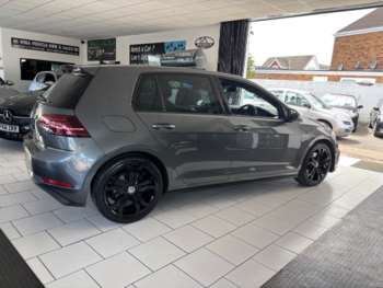 Used Volkswagen Golf 2017 for sale - 74732436: Photo