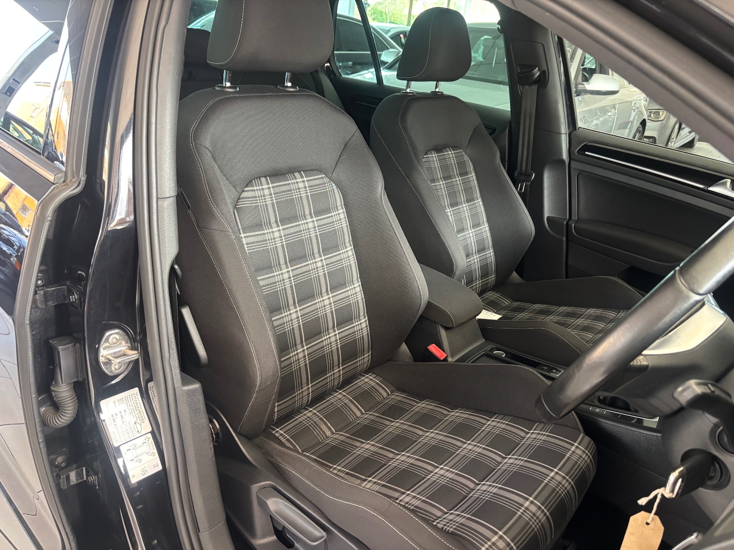 Used Volkswagen Golf 2014 for sale - 78207078: Photo 6