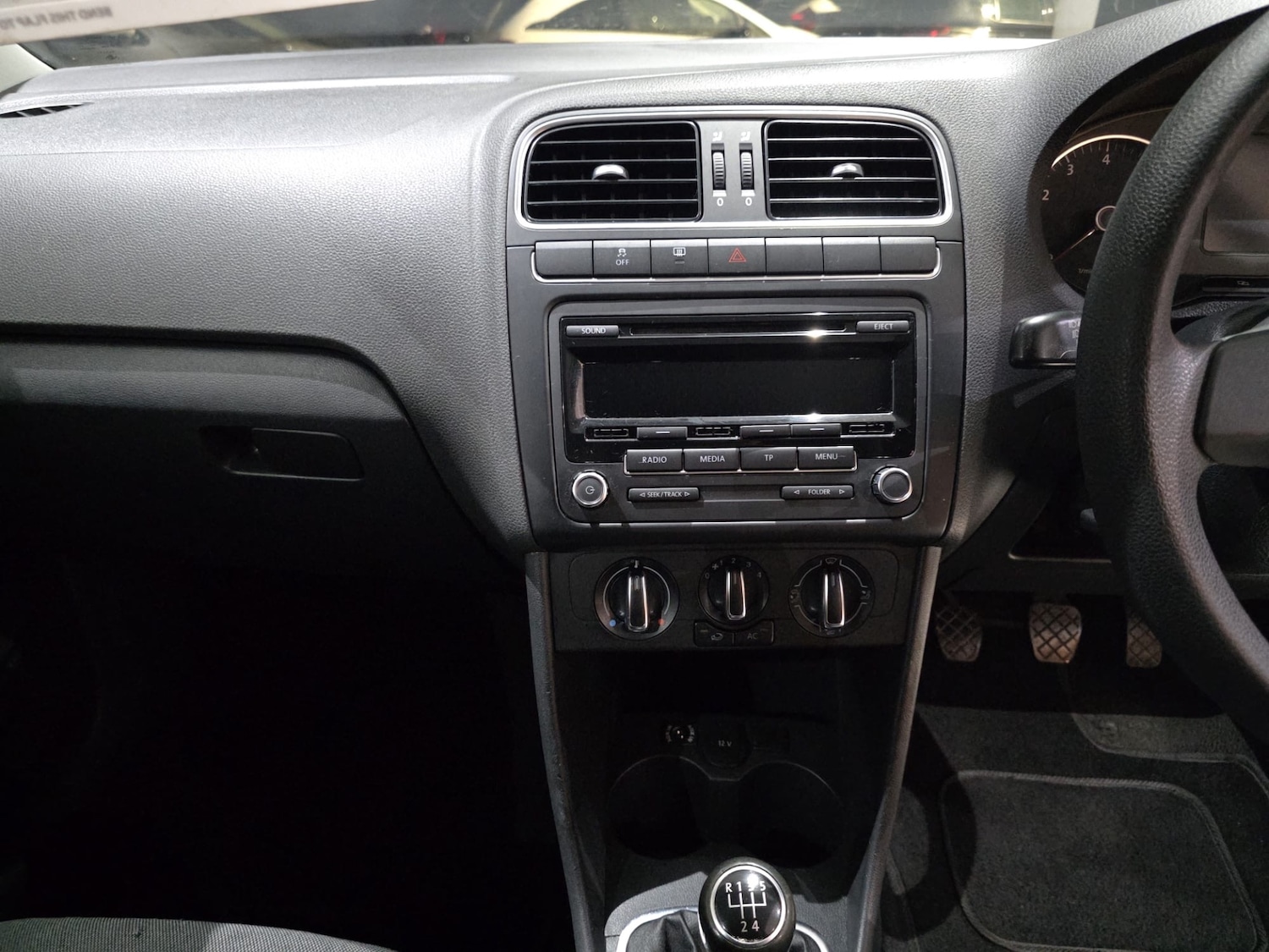 Used Volkswagen Polo 2011 for sale - 76536928: Photo 11