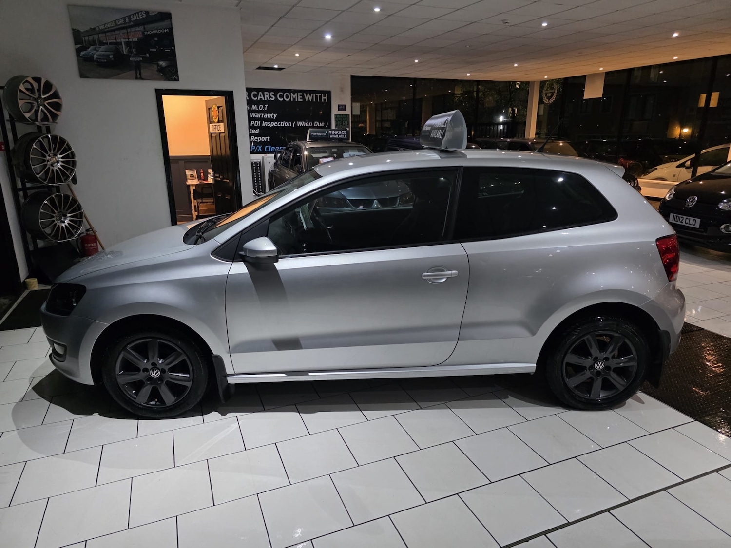 Used Volkswagen Polo 2011 for sale - 76536928: Photo 7