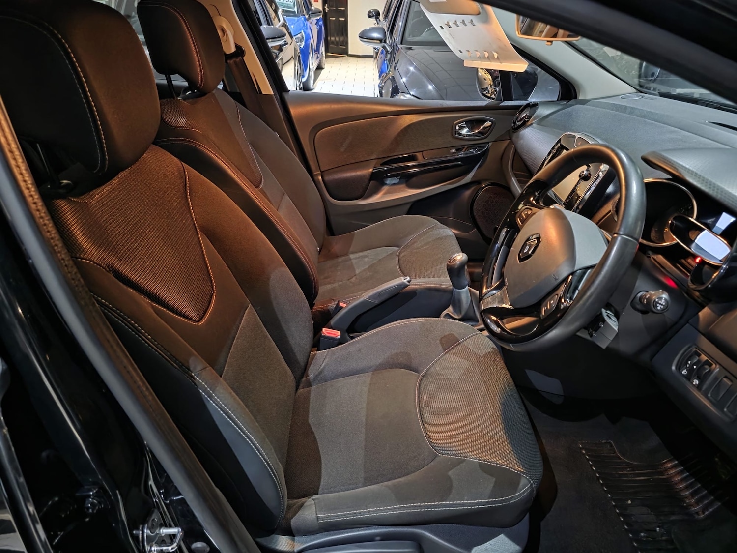 Used Renault Clio 2014 for sale - 77352154: Photo 9