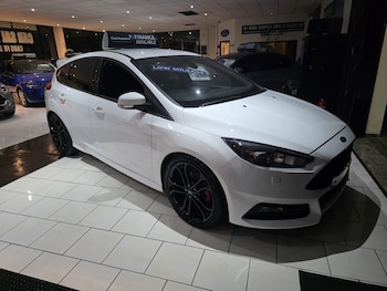 Used Ford Focus 2017 for sale - 76560215: Photo