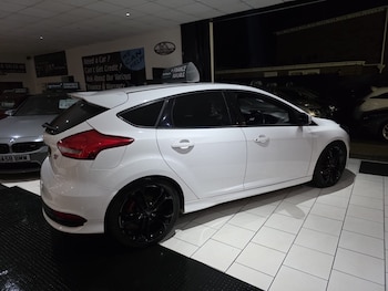 Used Ford Focus 2017 for sale - 76560215: Photo