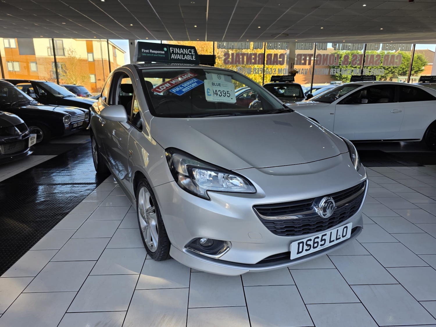Used Vauxhall Corsa 2015 for sale - 76252659: Photo 1