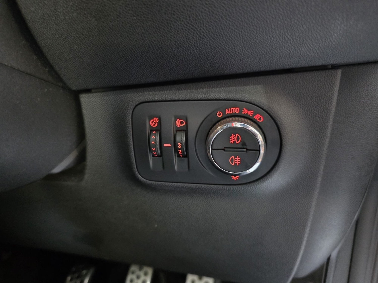 Used Vauxhall Corsa 2015 for sale - 76252659: Photo 12