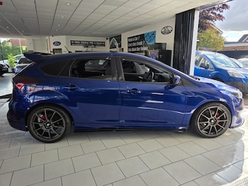 Used Ford Focus 2015 for sale - 75726810: Photo