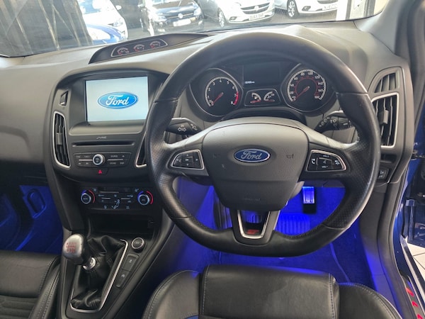 Used Ford Focus 2015 for sale - 75726810: Photo 9