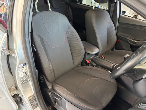 Used Ford Focus 2017 for sale - 74616095: Photo 10