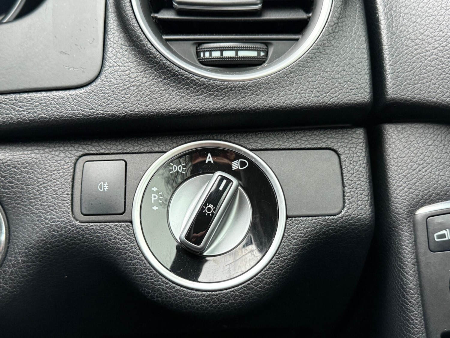 Used Mercedes-Benz C Class 2011 for sale - 76688939: Photo 29