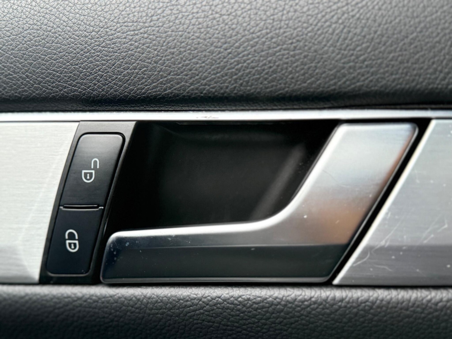 Used Mercedes-Benz C Class 2011 for sale - 76688939: Photo 31