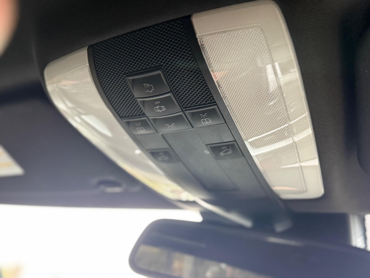 Used Mercedes-Benz C Class 2011 for sale - 76688939: Photo 33