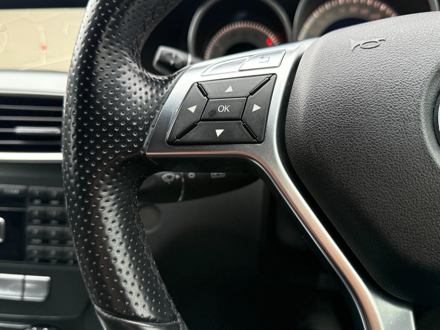 Used Mercedes-Benz C Class 2011 for sale - 76688939: Photo 36